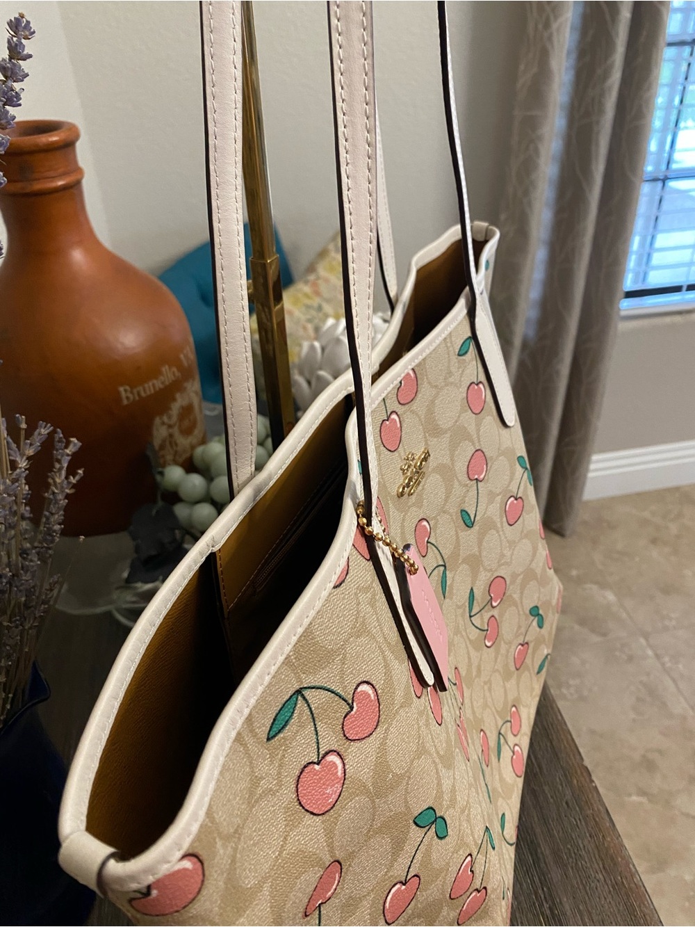 GUC Coach City Tote in Signature Canvas heart cherry print in Light Khaki Multi - Picture 5 of 12